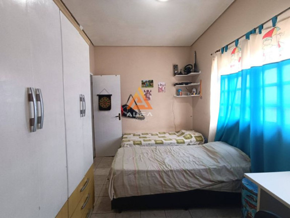 Imagem Casa com 3 Quartos à Venda, 145 m²