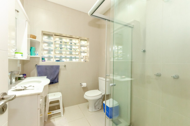 Imagem Casa com 4 Quartos à Venda, em Petrópolis - Porto Alegre Imagem Casa com 4 Quartos à Venda, em Petrópolis - Porto Alegre