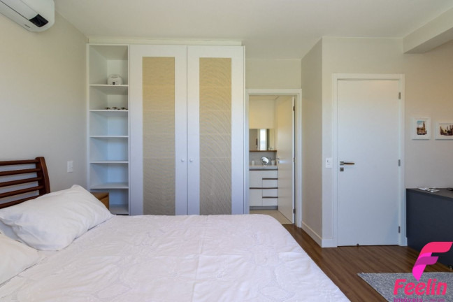 Imagem Casa com 2 Quartos à Venda, 223 m² em Rio Tavares - Florianópolis