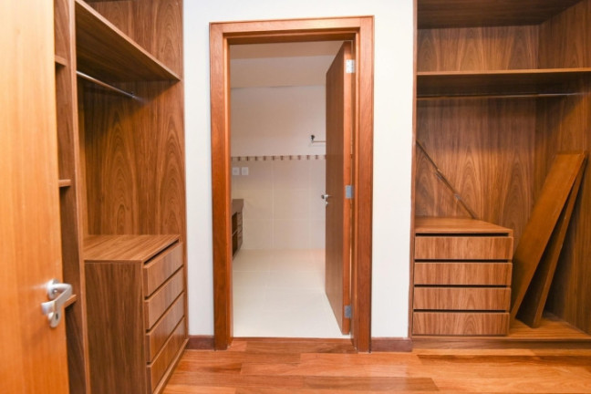 Imagem Apartamento com 3 Quartos à Venda, 279 m² em Planalto - Gramado