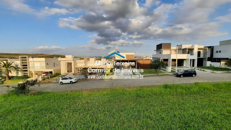 Terreno em Condomínio à Venda, 720 m² em Urbanova - São José Dos Campos