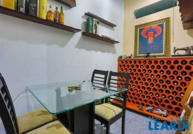 Imagem Sobrado com 4 Quartos à Venda, 400 m² em Vila Bastos - Santo André Imagem Sobrado com 4 Quartos à Venda, 400 m² em Vila Bastos - Santo André
