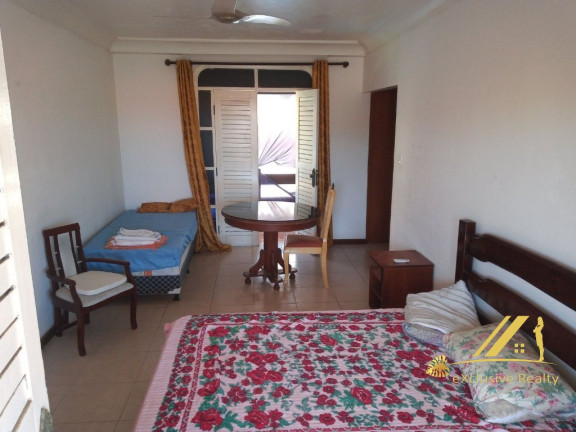 Imagem Casa com 10 Quartos à Venda, 570 m² em Itapuã - Salvador Imagem Casa com 10 Quartos à Venda, 570 m² em Itapuã - Salvador