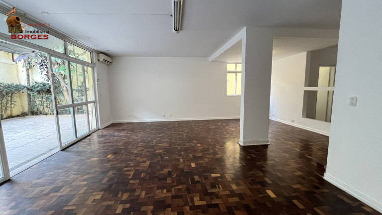 Casa com 3 Quartos para Alugar, 200 m² em Moema - São Paulo