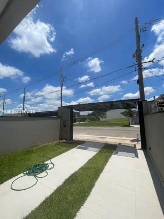 Imagem Casa com 3 Quartos à Venda, 140 m² em Villas Do Jaguari - Santana De Parnaíba Imagem Casa com 3 Quartos à Venda, 140 m² em Villas Do Jaguari - Santana De Parnaíba