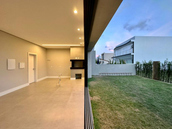 Imagem Casa com 4 Quartos à Venda, em -- - Capao Da Canoa Imagem Casa com 4 Quartos à Venda, em -- - Capao Da Canoa