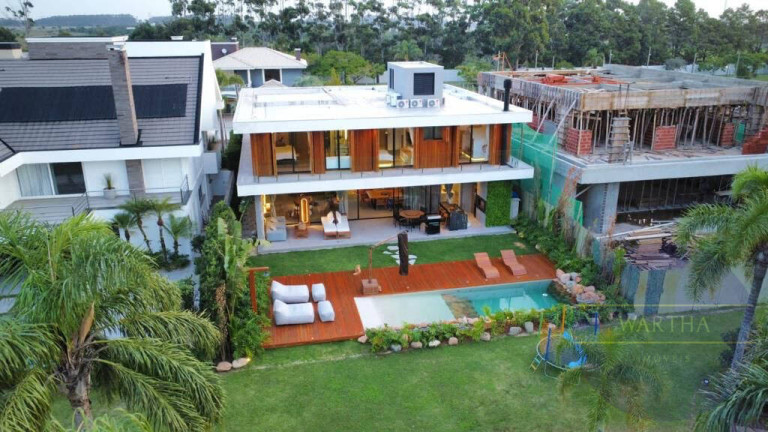 Imagem Casa com 5 Quartos à Venda, 450 m² em Xangri-lá Imagem Casa com 5 Quartos à Venda, 450 m² em Xangri-lá