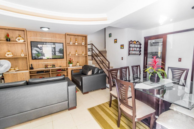 Imagem Casa com 4 Quartos à Venda, 154 m² em Sapiranga - Fortaleza Imagem Casa com 4 Quartos à Venda, 154 m² em Sapiranga - Fortaleza