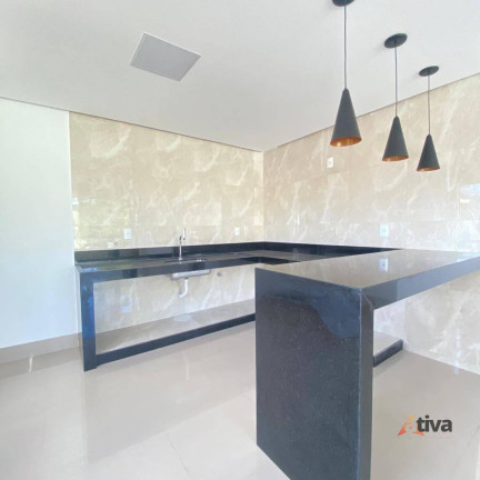Imagem Sobrado com 3 Quartos à Venda, 102 m²