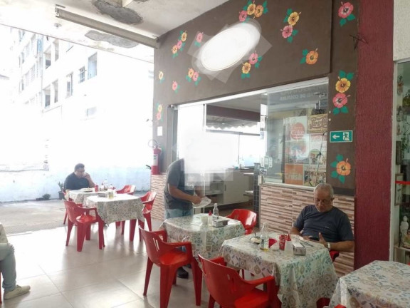 Sala Comercial à Venda, 72 m² em Boqueirão - Santos