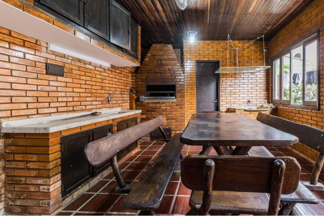 Imagem Casa com 3 Quartos à Venda, 380 m² em Partenon - Porto Alegre Imagem Casa com 3 Quartos à Venda, 380 m² em Partenon - Porto Alegre