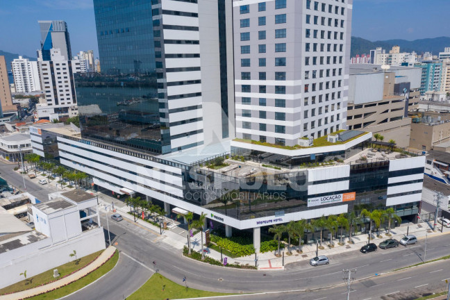Imóvel Comercial à Venda, 77 m² em Centro - Itajai