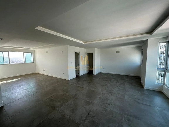 Apartamento com 3 Quartos à Venda, 135 m² em Centro - Balneário Camboriú