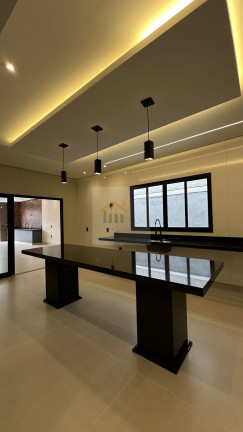 Imagem Casa com 3 Quartos à Venda, 241 m² em Jardim América - Goiânia Imagem Casa com 3 Quartos à Venda, 241 m² em Jardim América - Goiânia