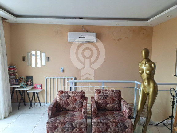 Imagem Casa com 5 Quartos à Venda,  em Acaracuzinho - Maracanaú
