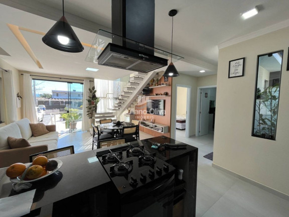 Imagem Sobrado à Venda, 142 m² em Barra Do Sai - Itapoá Imagem Sobrado à Venda, 142 m² em Barra Do Sai - Itapoá