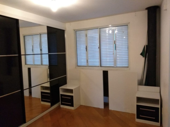 Imagem Sobrado com 4 Quartos à Venda, 90 m² em Humaitá - Porto Alegre Imagem Sobrado com 4 Quartos à Venda, 90 m² em Humaitá - Porto Alegre