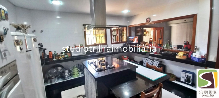 Imagem Sobrado com 5 Quartos à Venda, em Barra Velha - Ilhabela Imagem Sobrado com 5 Quartos à Venda, em Barra Velha - Ilhabela