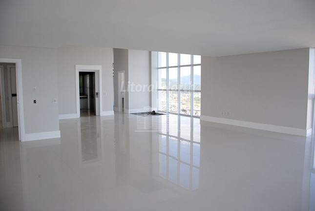Imagem Cobertura com 6 Quartos à Venda, 490 m² em Centro - Balneário Camboriú Imagem Cobertura com 6 Quartos à Venda, 490 m² em Centro - Balneário Camboriú