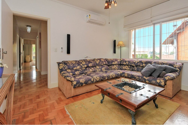 Imagem Casa com 3 Quartos à Venda, 358 m² em Três Figueiras - Porto Alegre Imagem Casa com 3 Quartos à Venda, 358 m² em Três Figueiras - Porto Alegre