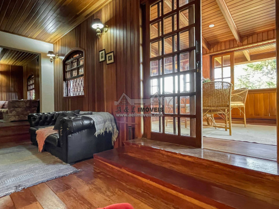 Imagem Casa com 3 Quartos à Venda, 260 m² em Vila Natal - Campos Do Jordão Imagem Casa com 3 Quartos à Venda, 260 m² em Vila Natal - Campos Do Jordão