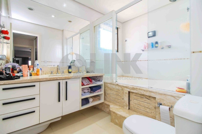 Imagem Apartamento com 3 Quartos à Venda, 182 m² em Petrópolis - Porto Alegre Imagem Apartamento com 3 Quartos à Venda, 182 m² em Petrópolis - Porto Alegre