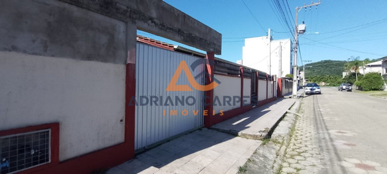 Imagem Casa com 4 Quartos à Venda, 300 m² em Armação - Penha