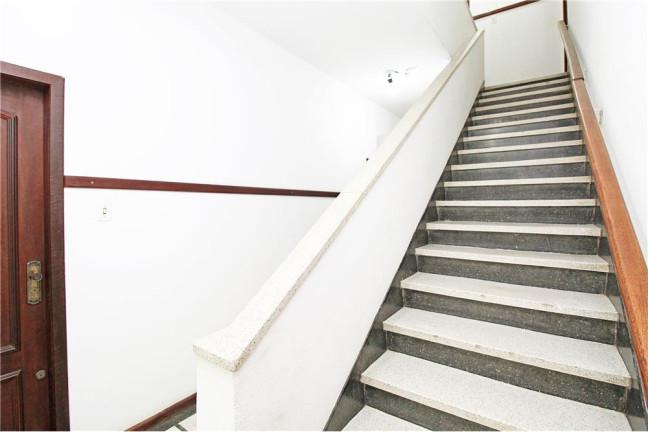 Imagem Apartamento com 2 Quartos à Venda, 68 m² em Santo Antônio - Porto Alegre Imagem Apartamento com 2 Quartos à Venda, 68 m² em Santo Antônio - Porto Alegre