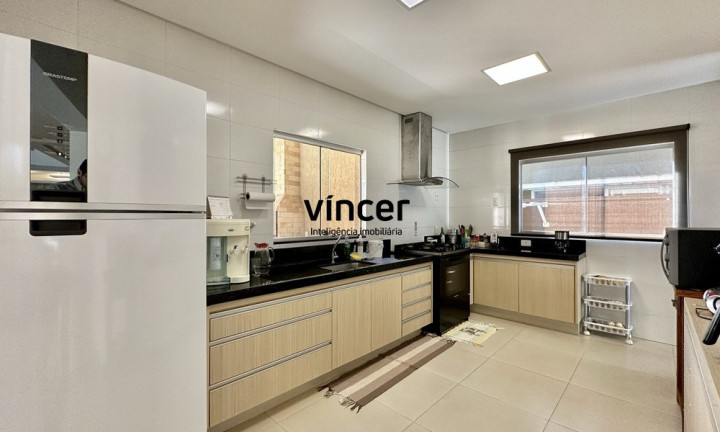 Imagem Casa com 4 Quartos à Venda, 287 m² em Jardins Valência - Goiânia Imagem Casa com 4 Quartos à Venda, 287 m² em Jardins Valência - Goiânia