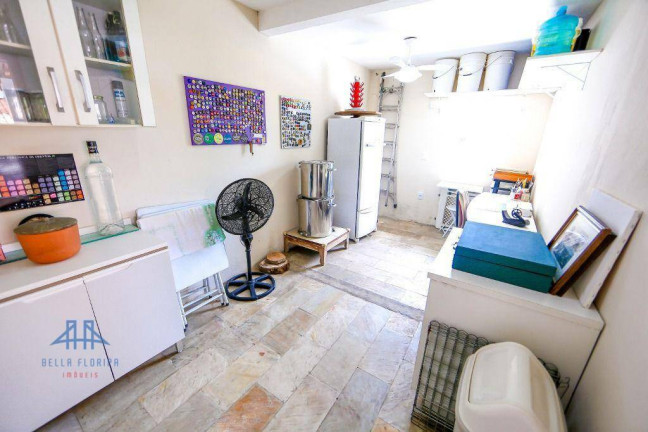 Imagem Casa com 4 Quartos à Venda, 370 m² em Trindade - Florianópolis Imagem Casa com 4 Quartos à Venda, 370 m² em Trindade - Florianópolis