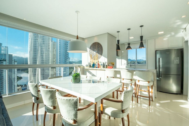 Apartamento com 3 Quartos à Venda, 105 m² em Centro - Balneário Camboriú