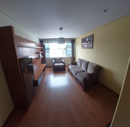 Imagem Casa com 3 Quartos à Venda, 210 m² em Guaíra - Curitiba
