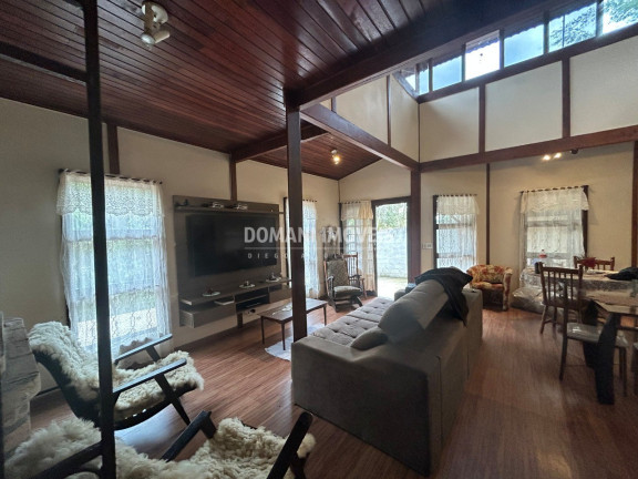 Imagem Casa com 3 Quartos à Venda, 117 m² em Região Do Alto Do Capivari - Campos Do Jordão