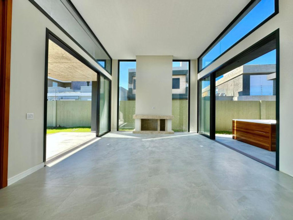 Imagem Casa com 3 Quartos à Venda,  em -- - Xangri-la