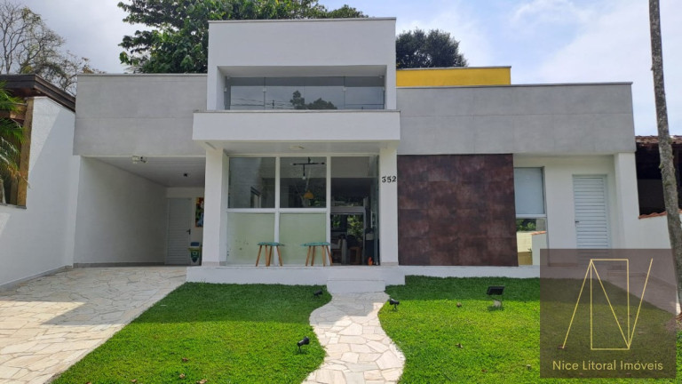 Casa com 3 Quartos à Venda, 170 m² em Park Imperial - Caraguatatuba