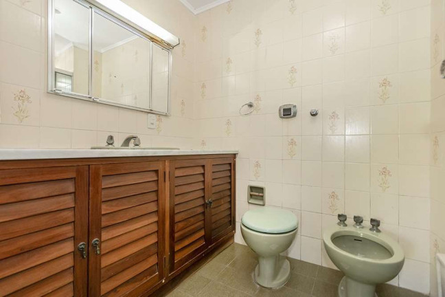 Imagem Imóvel com 2 Quartos à Venda, em Petrópolis - Porto Alegre Imagem Imóvel com 2 Quartos à Venda, em Petrópolis - Porto Alegre