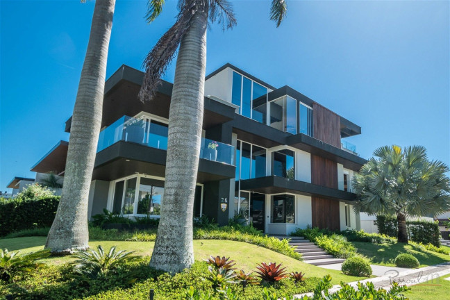 Imagem Casa com 7 Quartos à Venda, 780 m² em Jurerê Internacional - Florianópolis Imagem Casa com 7 Quartos à Venda, 780 m² em Jurerê Internacional - Florianópolis