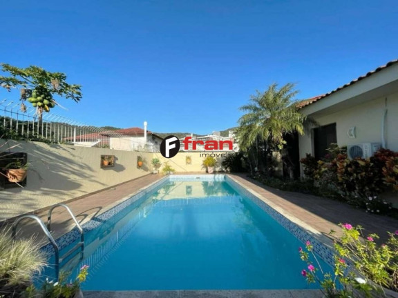 Imagem Casa com 4 Quartos à Venda, 306 m² em Córrego Grande - Florianópolis Imagem Casa com 4 Quartos à Venda, 306 m² em Córrego Grande - Florianópolis