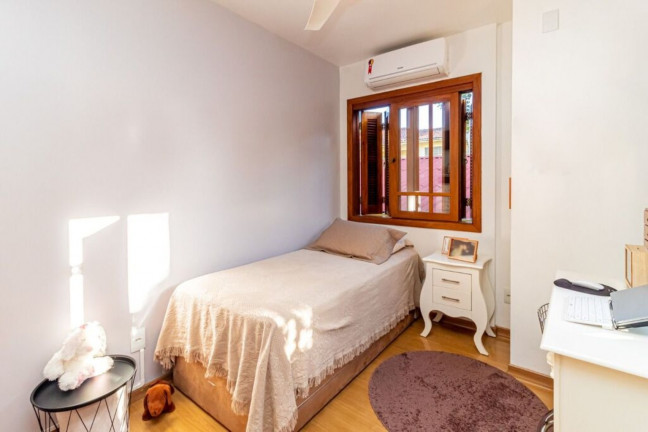 Imagem Imóvel com 3 Quartos à Venda, em Teresópolis - Porto Alegre Imagem Imóvel com 3 Quartos à Venda, em Teresópolis - Porto Alegre