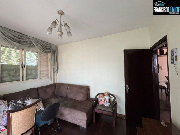 Imagem Casa com 3 Quartos à Venda, 241 m² em Setor Aeroporto - Goiânia