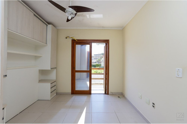 Imagem Casa com 3 Quartos à Venda, 143 m² em Hípica - Porto Alegre Imagem Casa com 3 Quartos à Venda, 143 m² em Hípica - Porto Alegre
