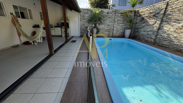 Imagem Casa com 4 Quartos à Venda, 300 m² em Centro - Palhoça Imagem Casa com 4 Quartos à Venda, 300 m² em Centro - Palhoça