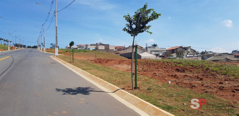 Terreno à Venda, 300 m² em Centro - Bragança Paulista
