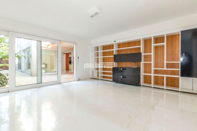Imagem Casa com 3 Quartos à Venda, 360 m² em Jardim Paulista - São Paulo
