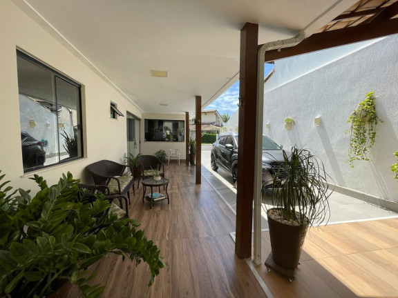 Imagem Casa com 5 Quartos à Venda, em Pitangueiras - Lauro De Freitas Imagem Casa com 5 Quartos à Venda, em Pitangueiras - Lauro De Freitas