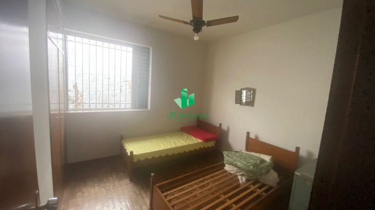 Imagem Casa com 5 Quartos à Venda, 700 m² em São José - Montes Claros