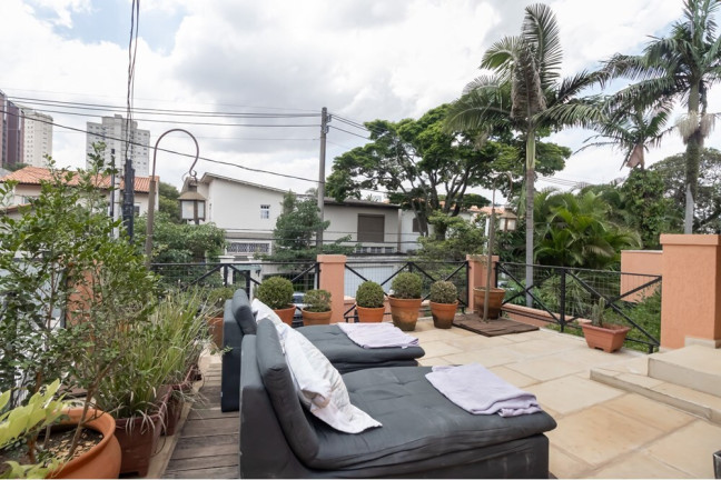 Imagem Casa com 4 Quartos à Venda, 300 m² em Moema - São Paulo
