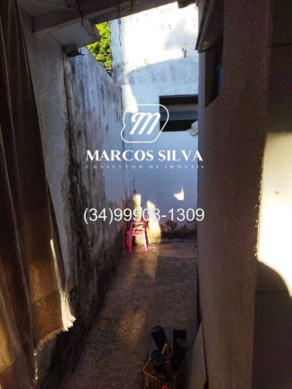 Imagem Casa com 4 Quartos à Venda, 300 m² em Segismundo Pereira - Uberlândia