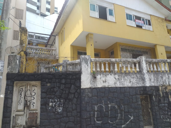 Casa com 12 Quartos à Venda,  em Barra - Salvador