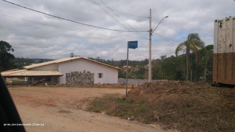 Imagem Casa à Venda, em Clube Dos Oficias - Ibiúna Imagem Casa à Venda, em Clube Dos Oficias - Ibiúna